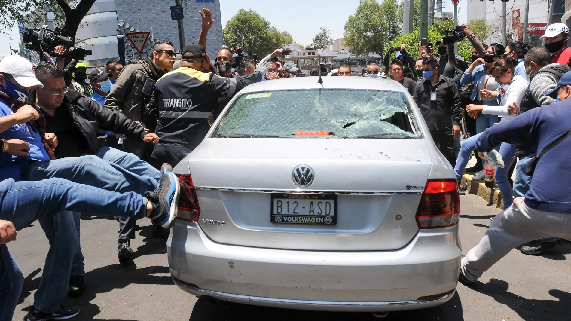 POLICIAS-PROTESTAS-BLOQUEOS-alejandro aguilar (5)